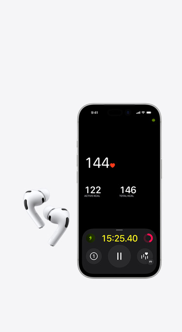 Kreisā un labā bezvadu austiņa blakus iPhone, kura ekrānā ir pulsa noteicējs