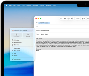 Ecranul unui MacBook Air ce arată Instrumente de scris Apple Intelligence cu care se compune un e-mail